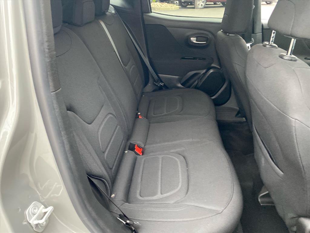 Used 2020 Jeep Renegade Latitude w/ Cold Weather Group AWD/4WD image 24
