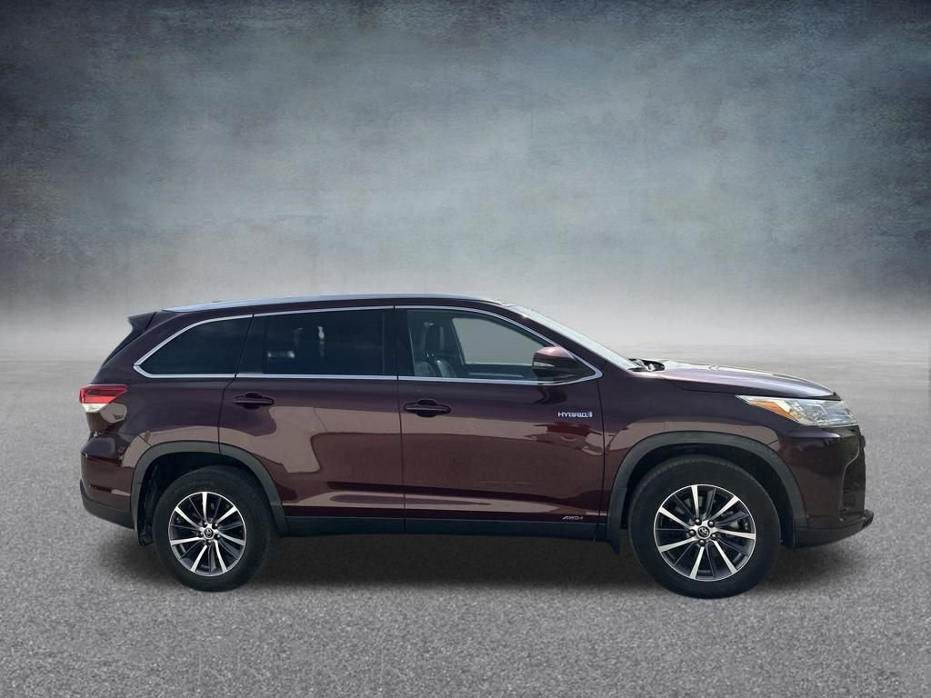 Used 2019 Toyota Highlander XLE image 4
