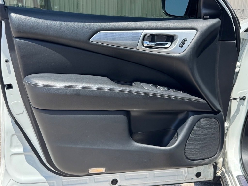 Used 2020 Nissan Pathfinder SL image 22