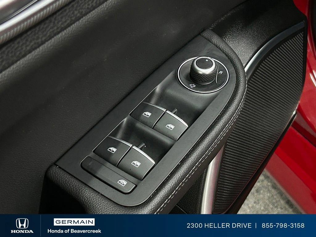 Used 2023 Alfa Romeo Giulia Veloce RWD image 18