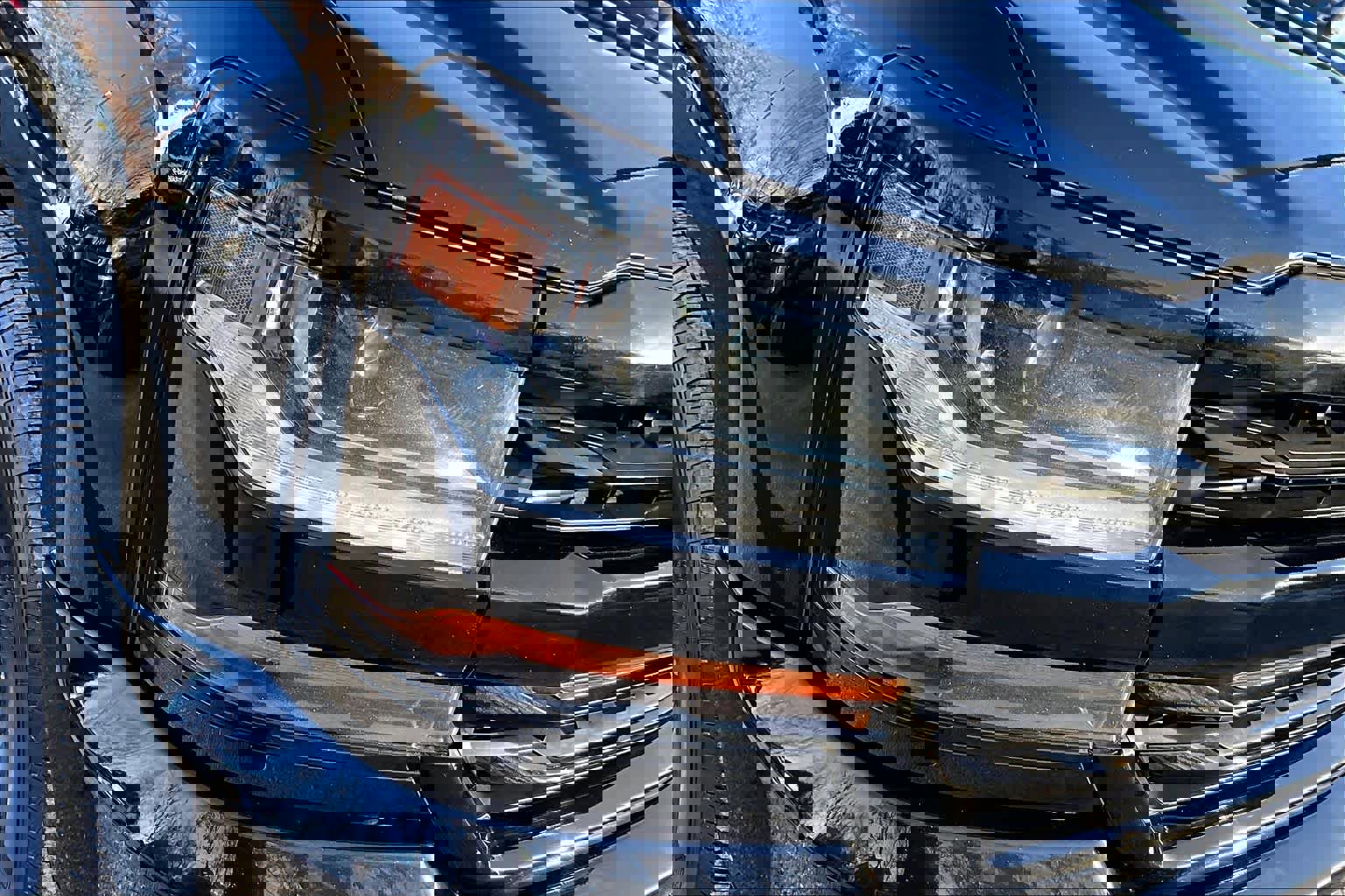 Used 2018 Chevrolet Silverado 1500 LT w/ All Star Edition image 24