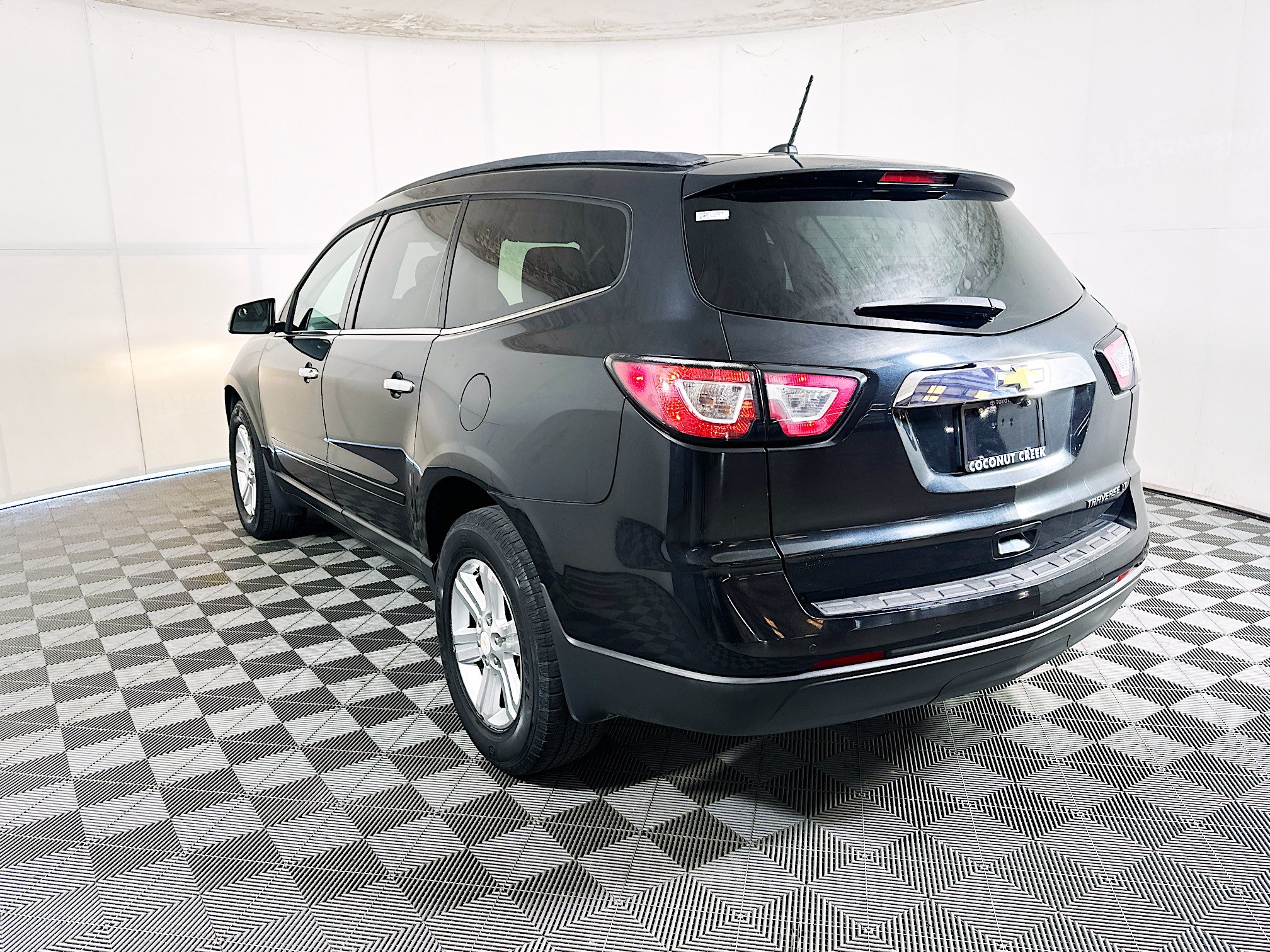 Used 2013 Chevrolet Traverse LT FWD image 5