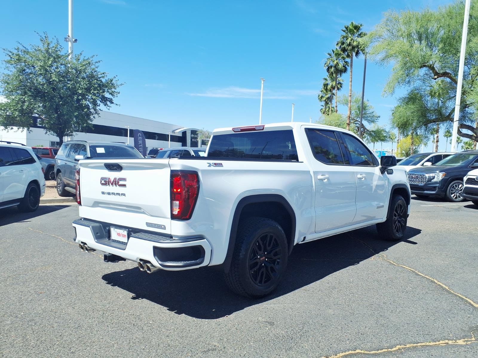 Used 2025 GMC Sierra 1500 Elevation w/ X31 Off-Road Package AWD/4WD image 5