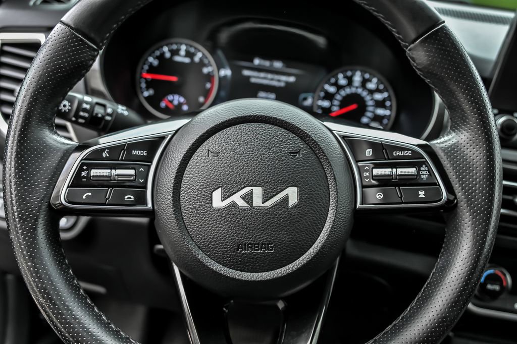 Used 2022 Kia Seltos SX w/ Sunroof Package image 22