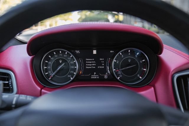 Used 2023 Maserati Ghibli Modena RWD image 32