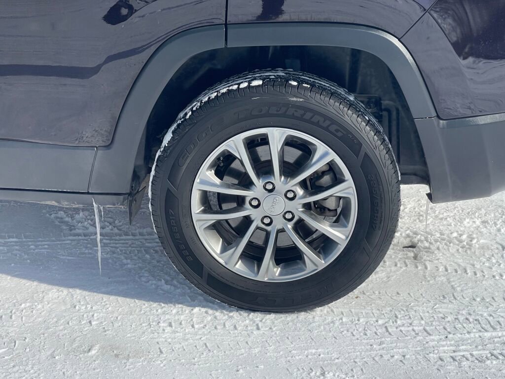 Used 2021 Jeep Cherokee Latitude Lux w/ Comfort/Convenience Group image 29