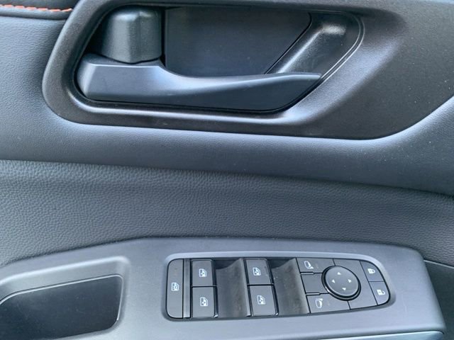 Used 2025 Nissan Pathfinder Rock Creek image 12