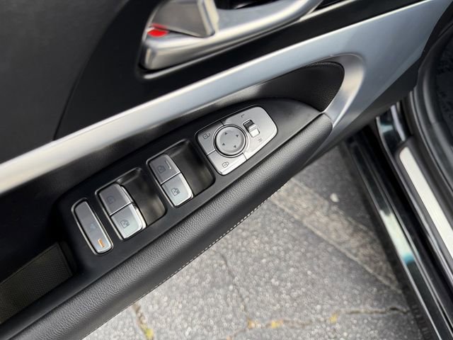 Used 2023 Genesis G70 2.0T image 10