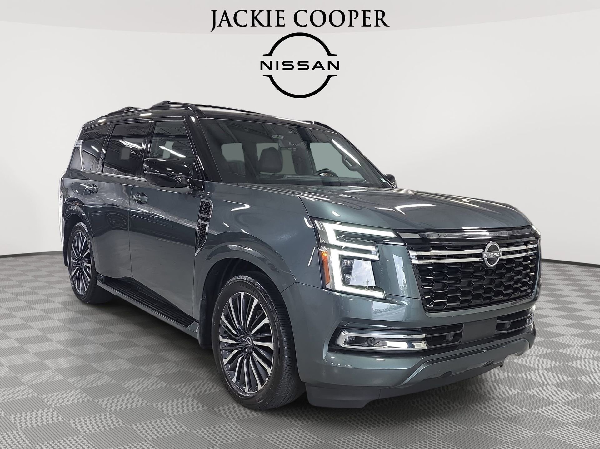Used 2025 Nissan Armada Platinum Reserve image 3