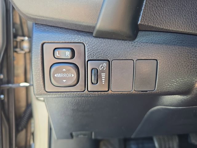 Used 2017 Toyota Corolla LE image 21