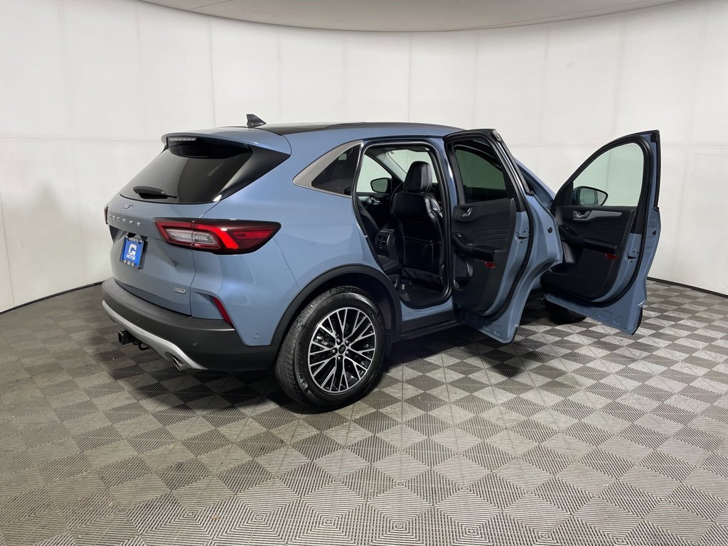 Used 2024 Ford Escape SE w/ PHEV Premium Package image 14