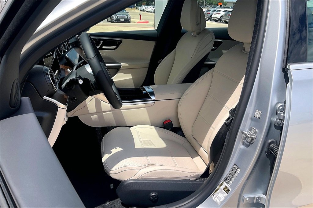 New 2025 Mercedes-Benz C 300 Sedan image 9