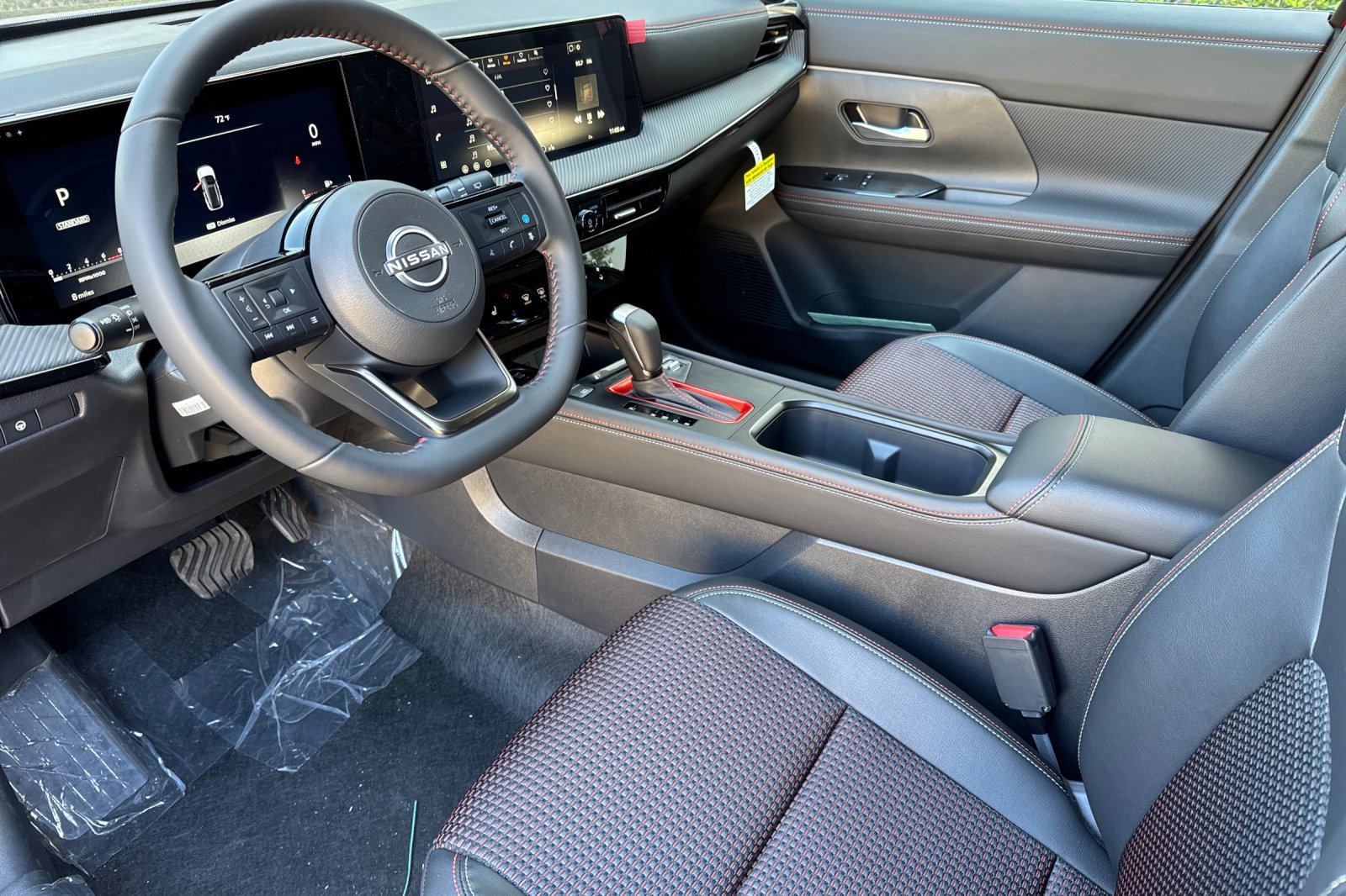 New 2026 Nissan Kicks SR w/ Cold Weather Package image 7