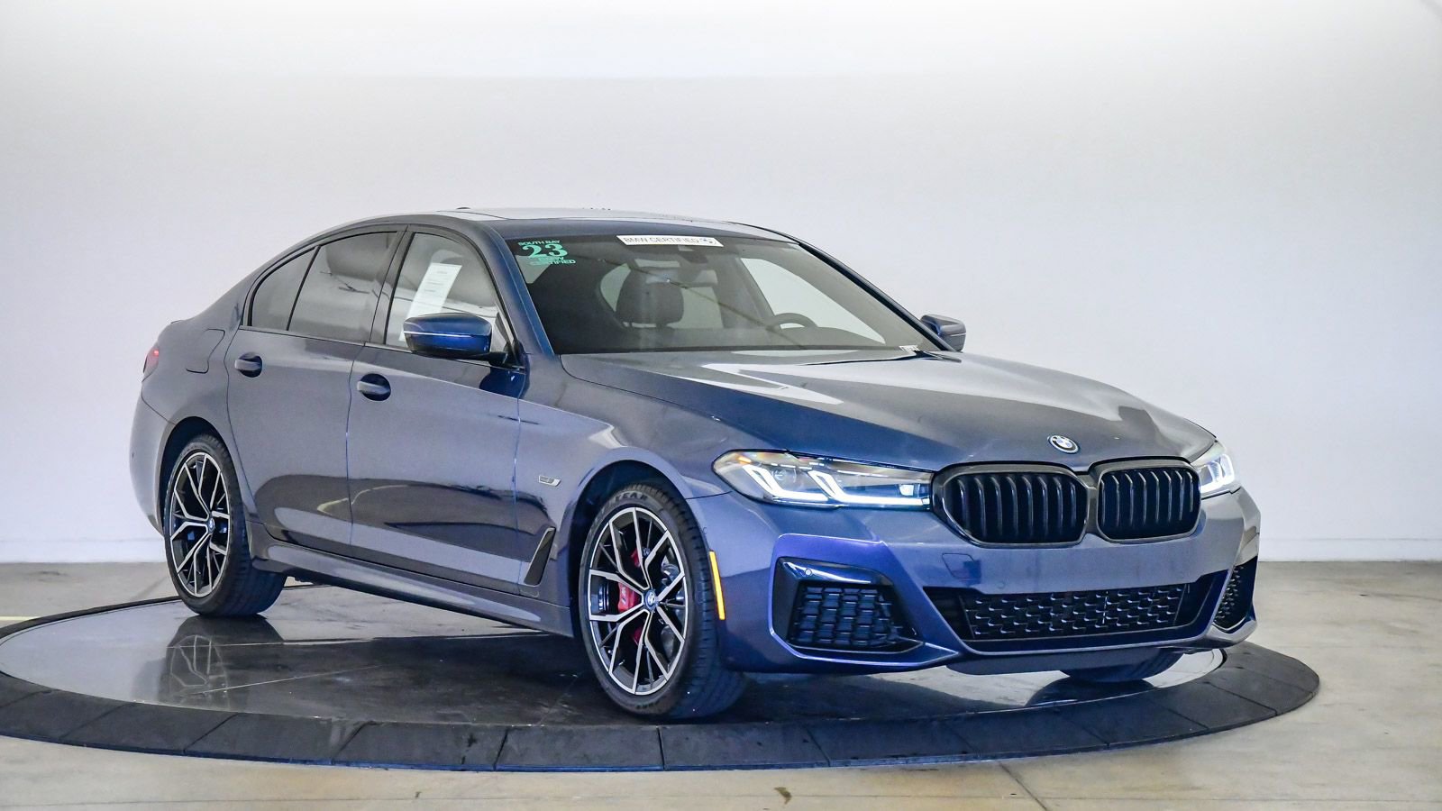 Certified 2023 BMW 530e w/ M Sport Package image 6