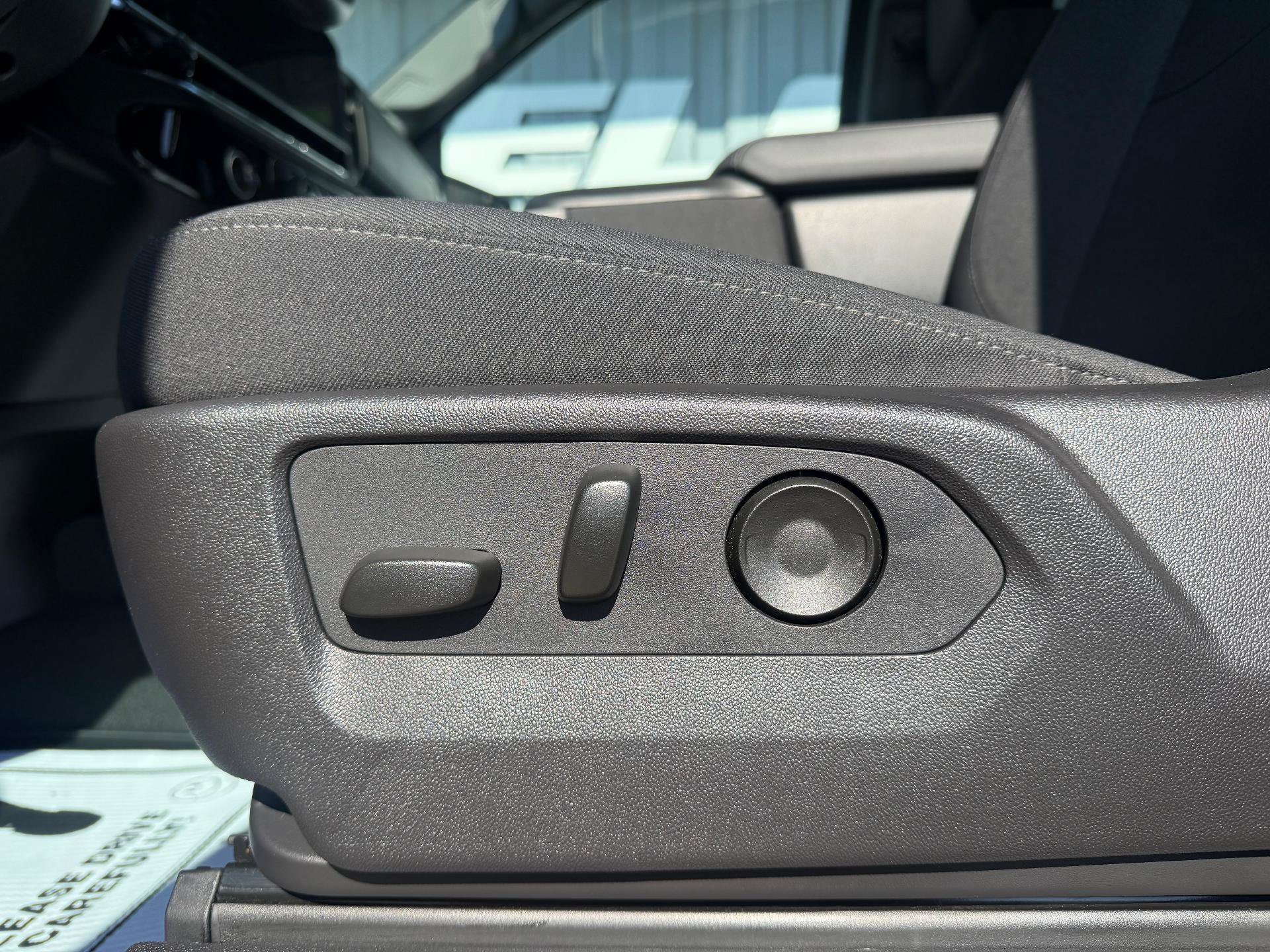 Used 2024 Chevrolet Silverado 1500 LT AWD/4WD image 13