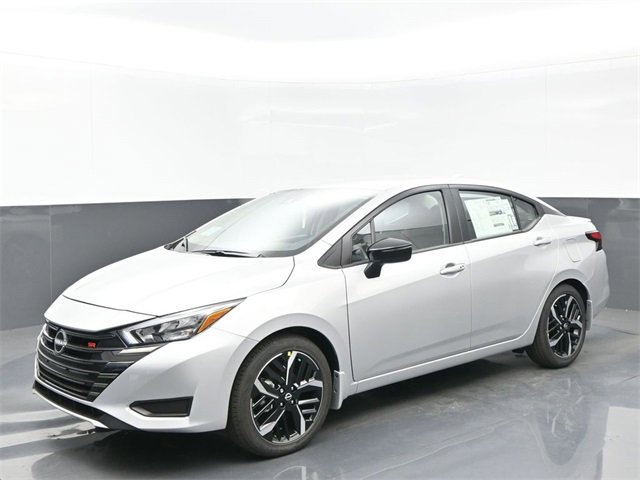 New 2025 Nissan Versa SR w/ Trunk Package