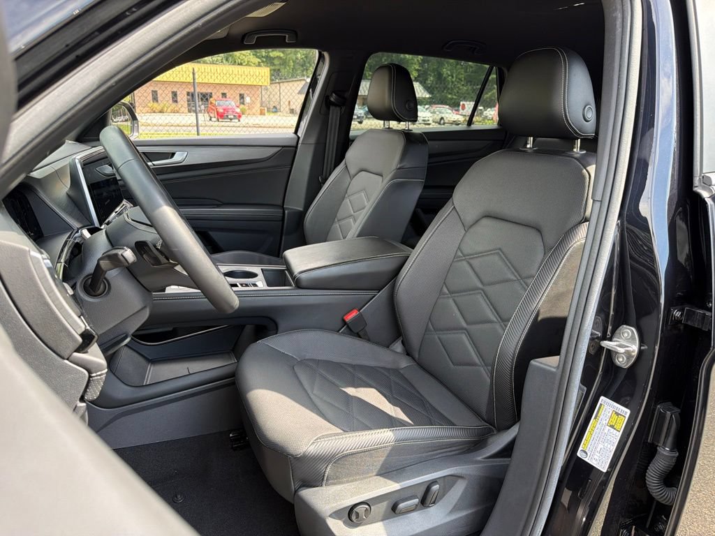 Used 2024 Volkswagen Atlas Cross Sport SE AWD/4WD image 17