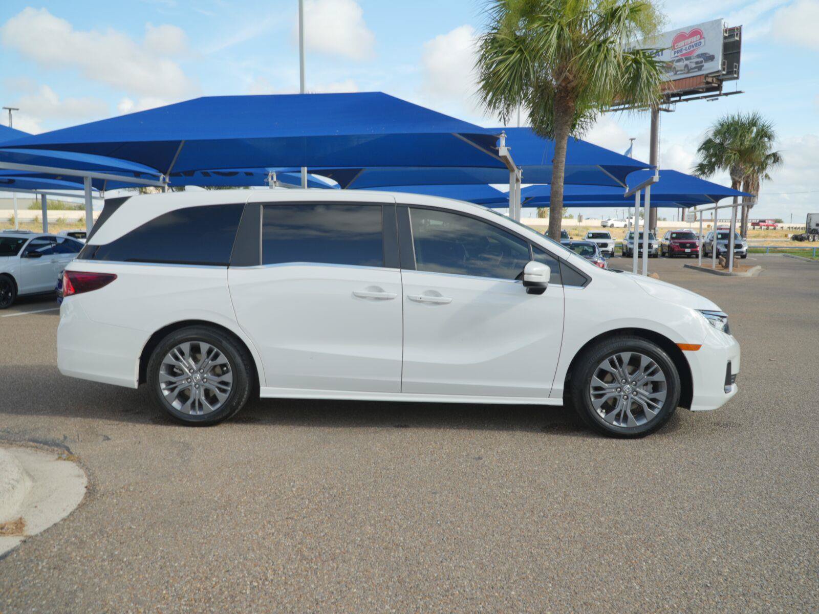 Certified 2025 Honda Odyssey Touring image 10