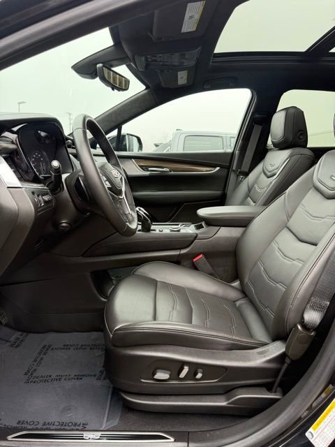 Used 2023 Cadillac XT5 Premium Luxury w/ Platinum Package image 12