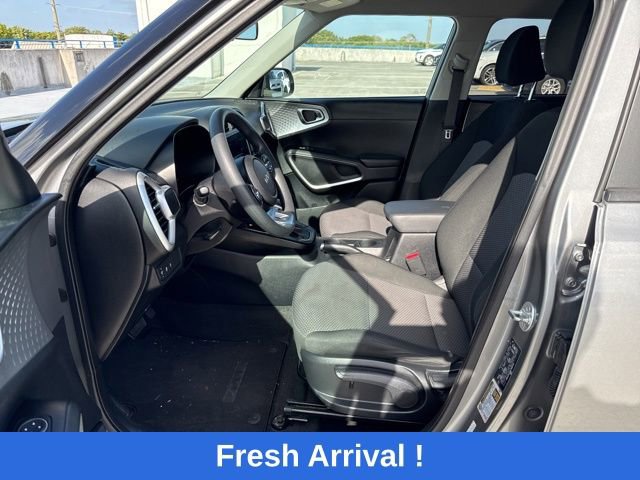 Used 2024 Kia Soul LX w/ Option Group 015 image 2