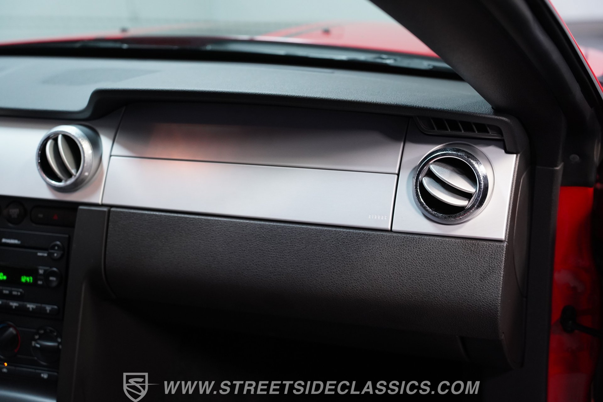 Used 2005 Ford Mustang GT RWD image 40