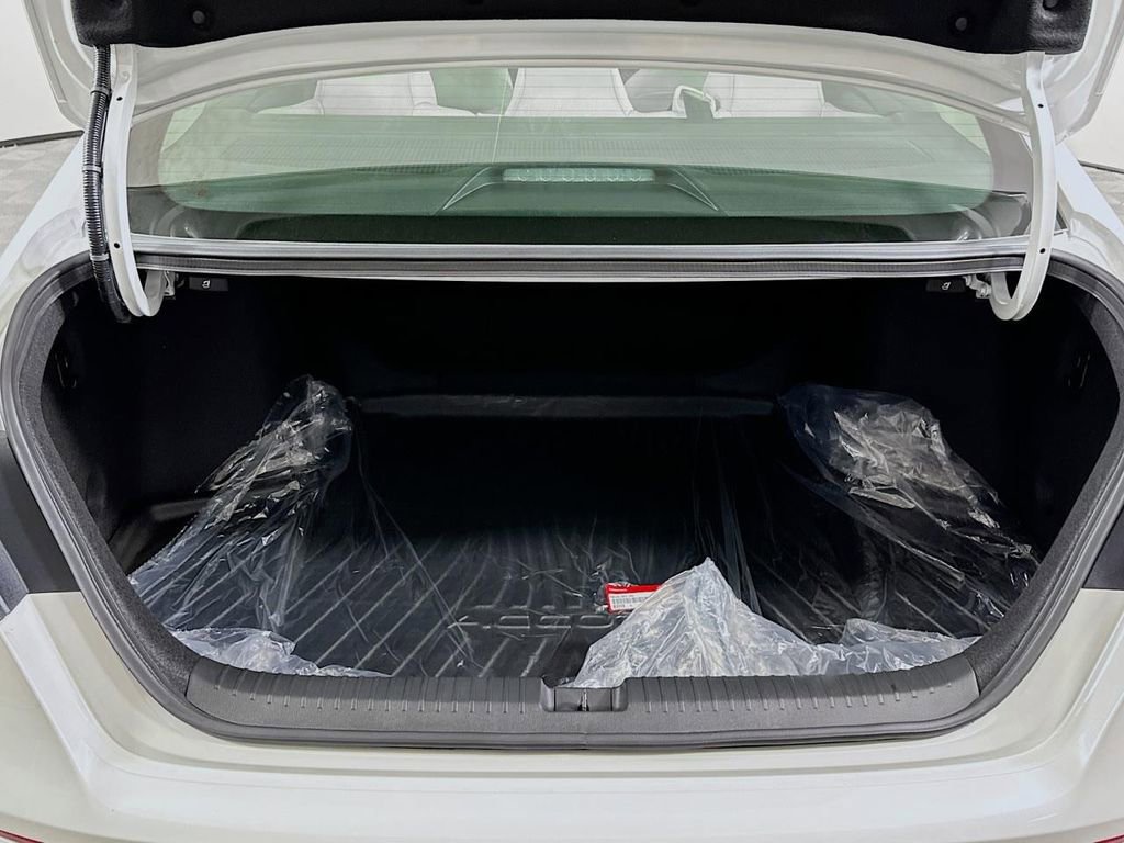 Certified 2025 Honda Accord SE image 16