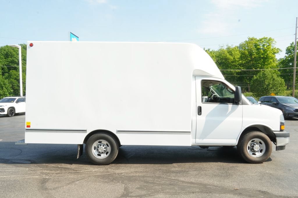 New 2026 Chevrolet Express 3500 w/ Power Convenience Package RWD image 12
