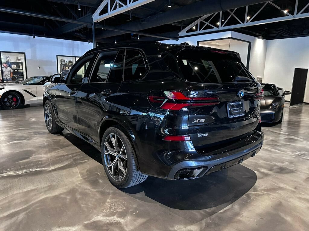 Used 2024 BMW X5 xDrive40i w/ M Sport Package AWD/4WD image 3