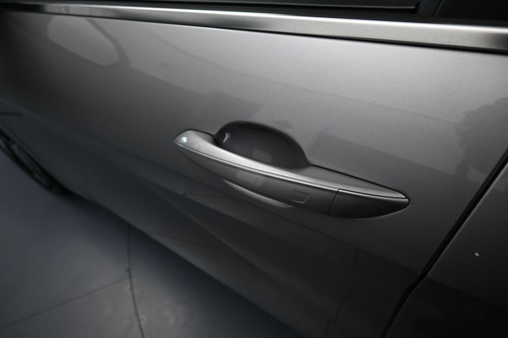 Used 2022 Hyundai Elantra Limited FWD image 34