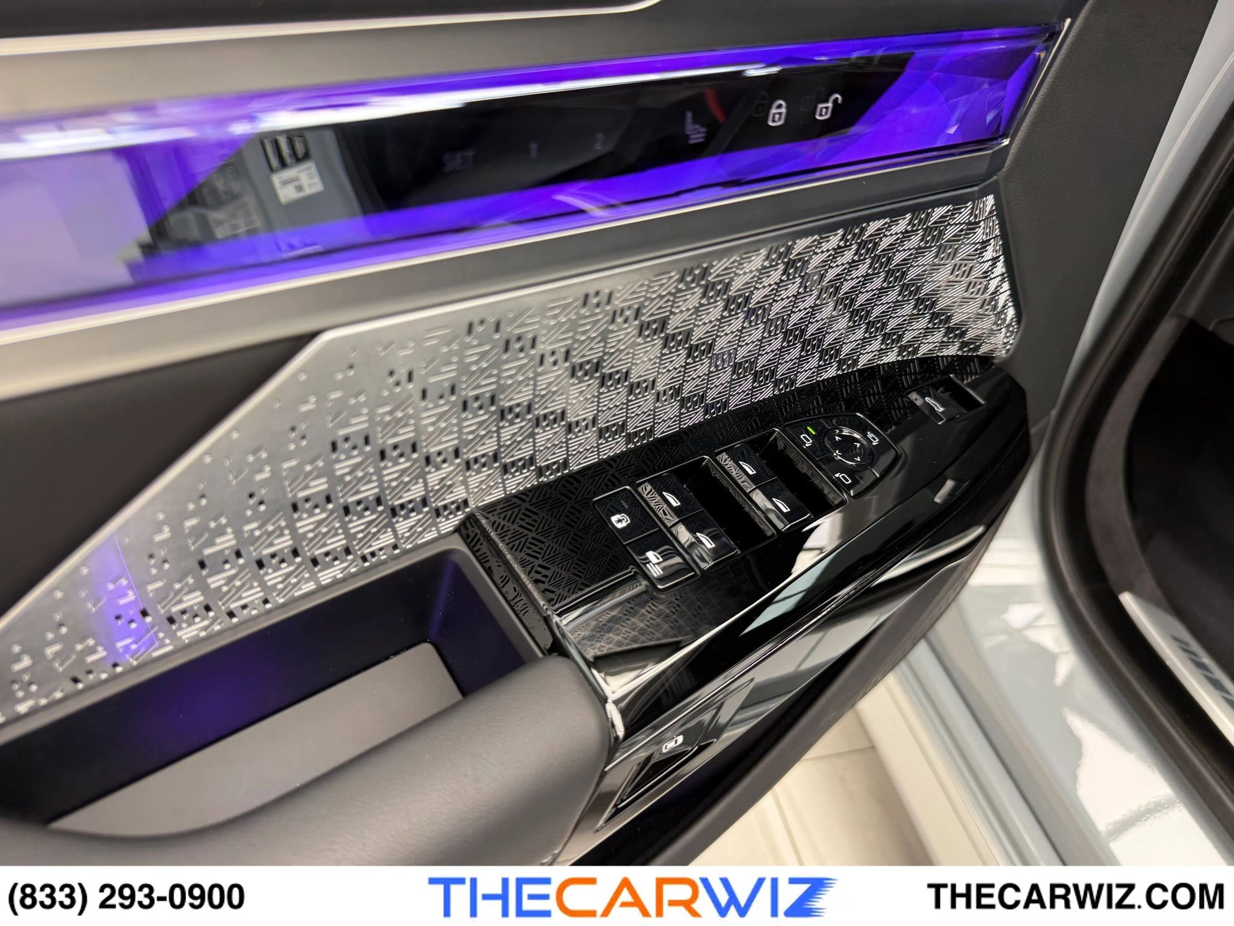 Used 2025 BMW 760i xDrive image 32