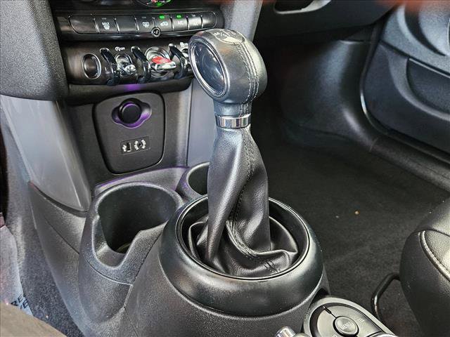 Used 2018 MINI Cooper 4-Door Hardtop FWD image 14