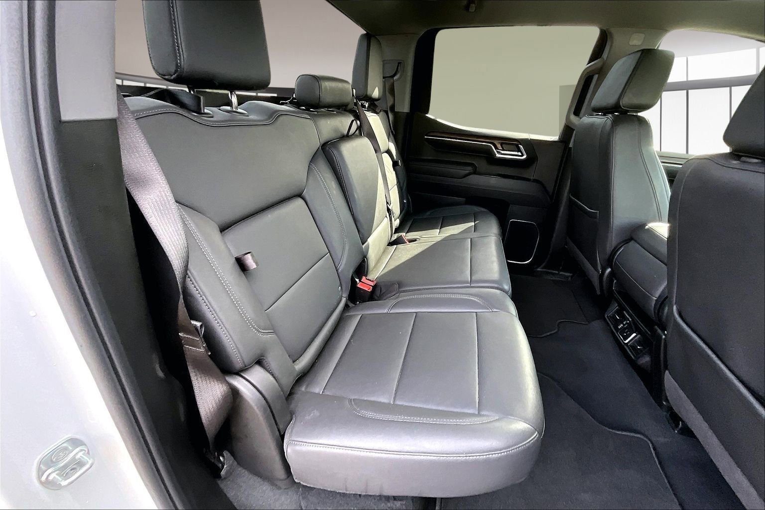 Used 2025 GMC Sierra 1500 SLT image 26