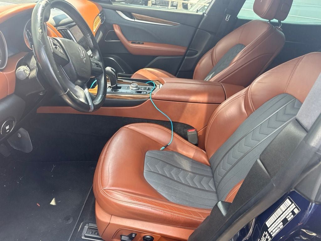 Used 2018 Maserati Levante GranLusso AWD/4WD image 36