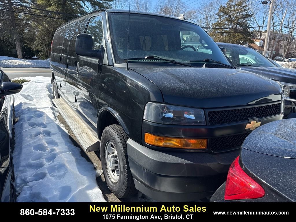 Used 2020 Chevrolet Express 3500 LS image 1