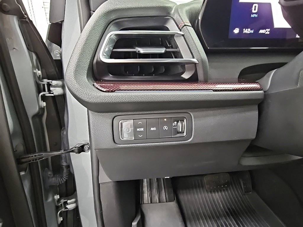 Used 2024 Chevrolet Traverse RS w/ LPO, Floor Liner Package image 28