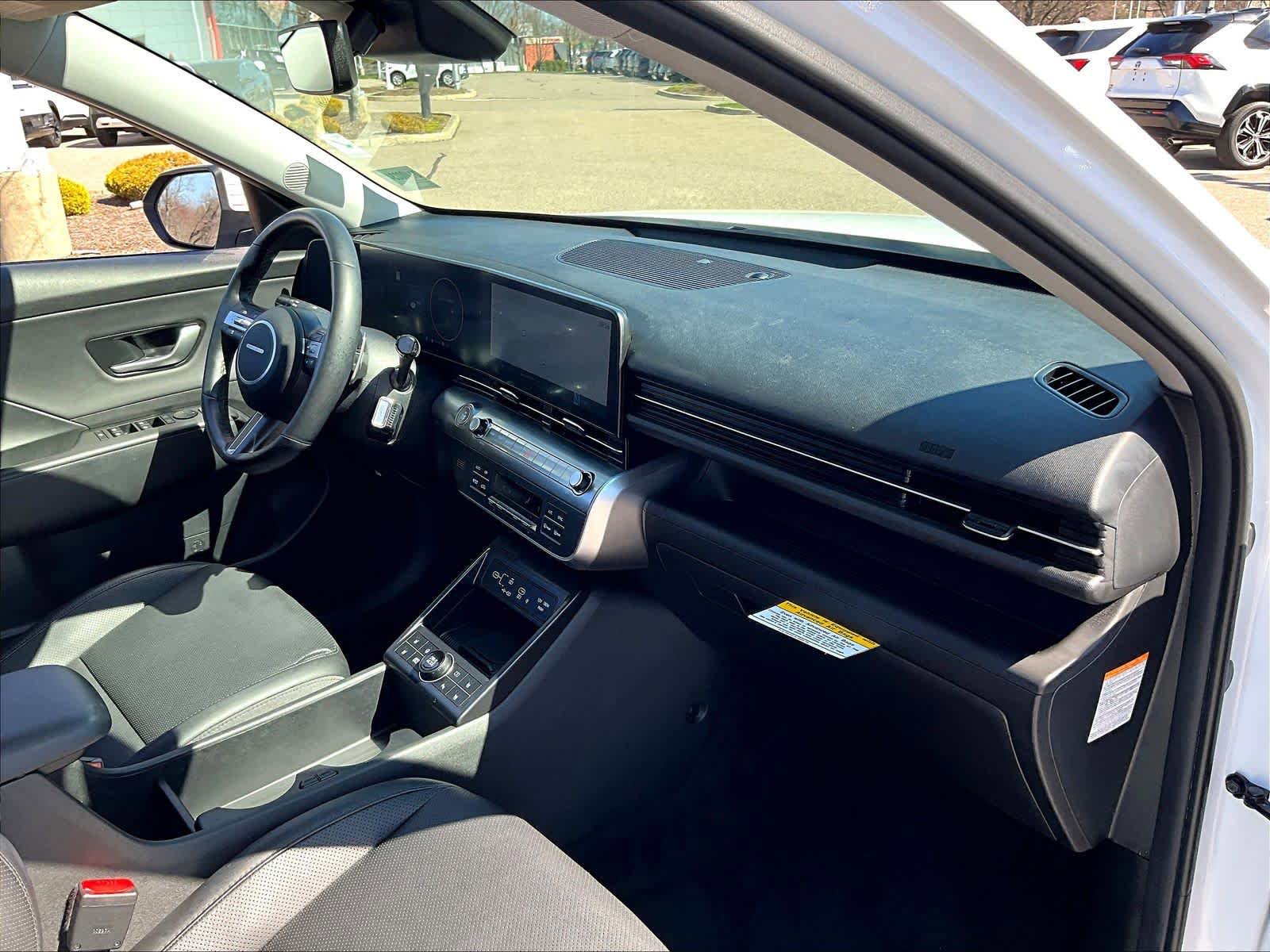 Used 2024 Hyundai Kona Limited image 14