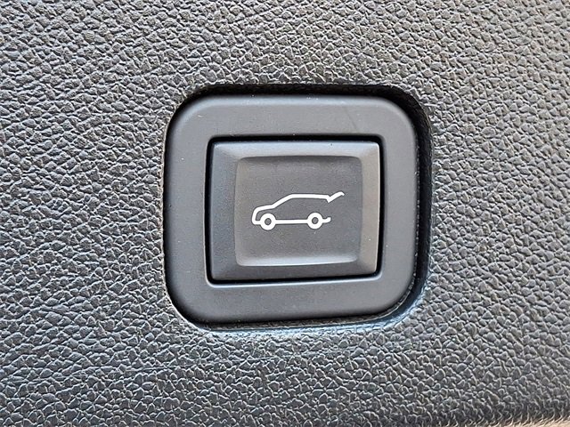 Certified 2024 Cadillac XT6 Sport w/ Platinum Package image 28