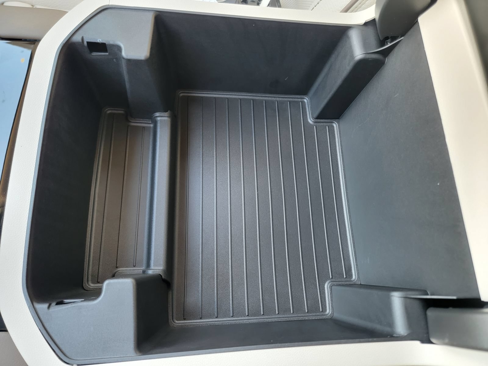 New 2026 GMC Yukon XL Denali w/ LPO, Floor Liner Package AWD/4WD image 29