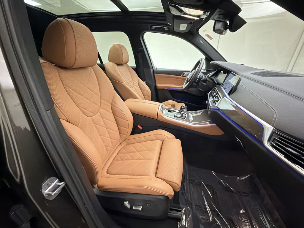 Used 2023 BMW X5 xDrive40i w/ M Sport Package image 29