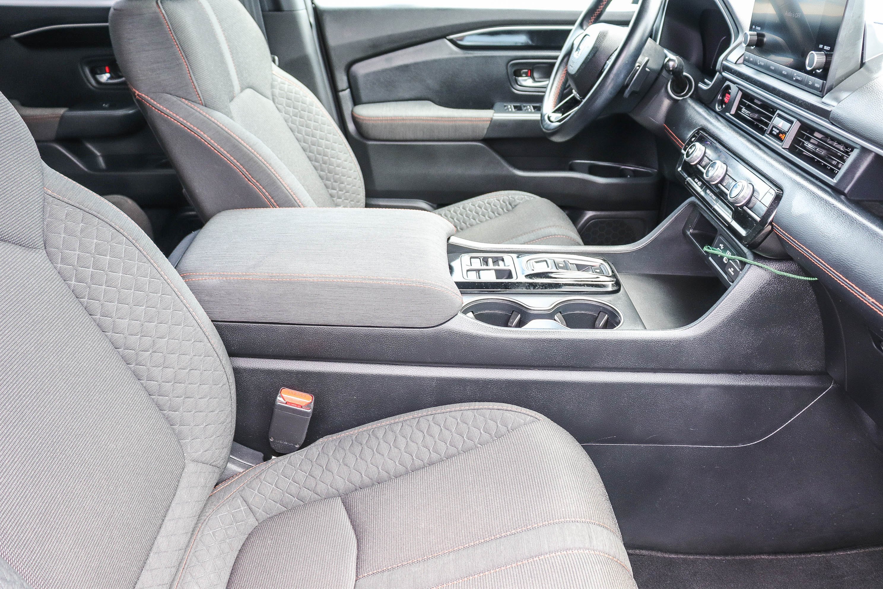 Certified 2025 Honda Pilot Sport image 19