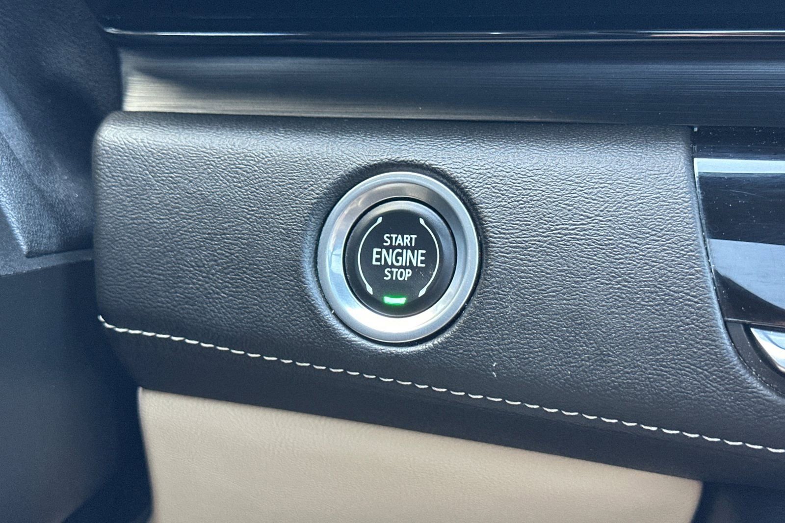Certified 2021 Cadillac Escalade ESV Premium Luxury w/ Driver Assist Tech Package AWD/4WD image 28