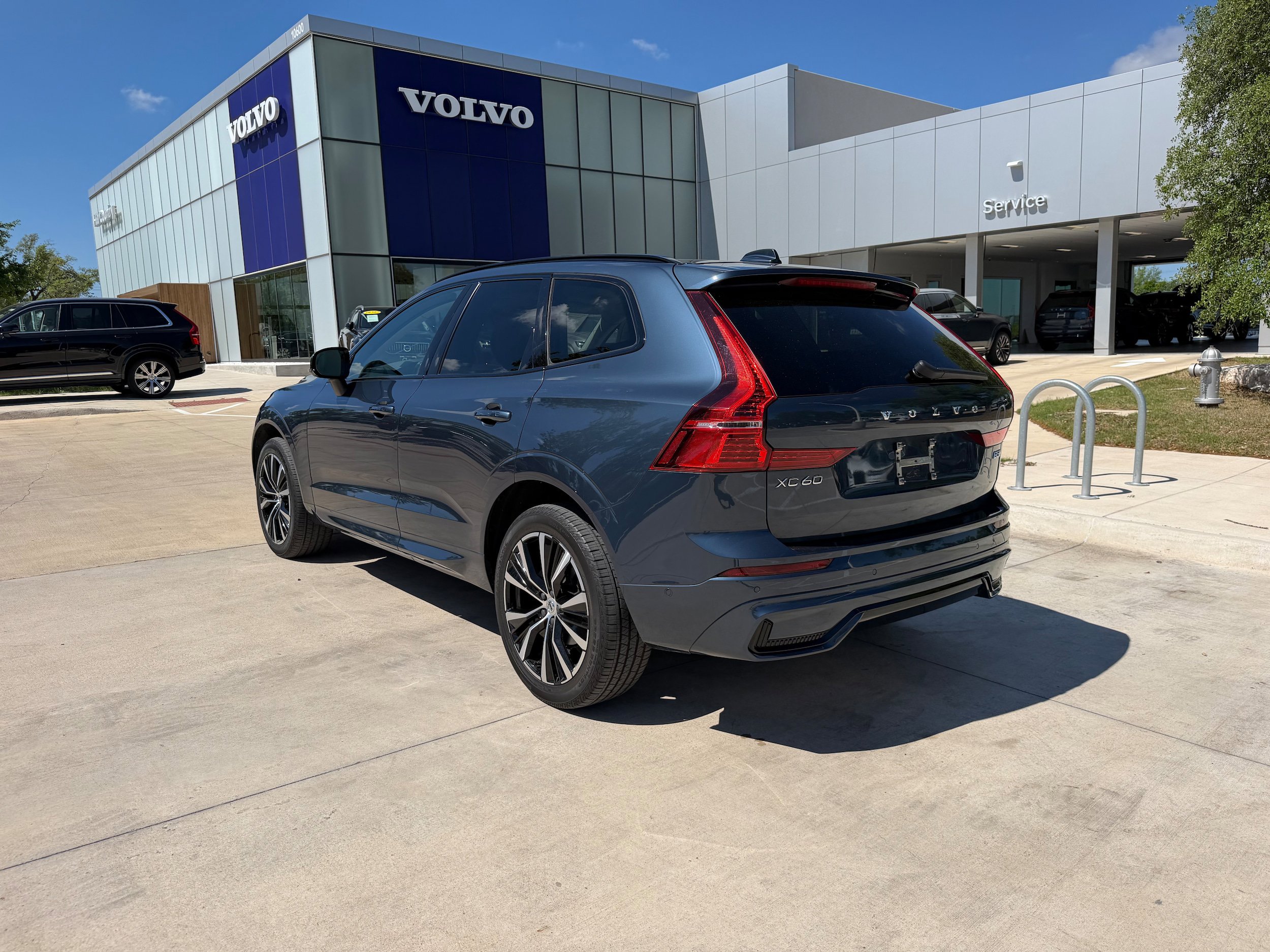 Certified 2023 Volvo XC60 B5 Plus FWD image 4
