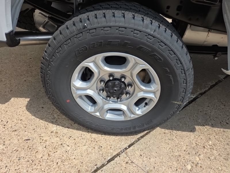 New 2026 Ford F250 XLT w/ FX4 Off-Road Package AWD/4WD image 9