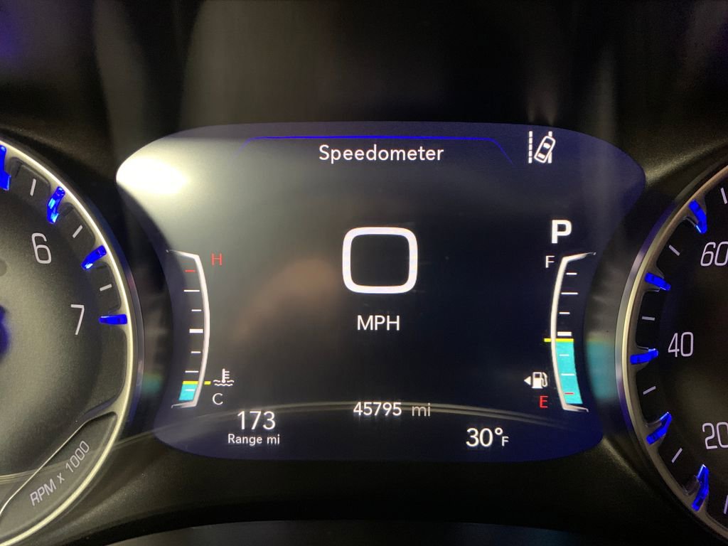 Used 2025 Chrysler Pacifica Limited image 32