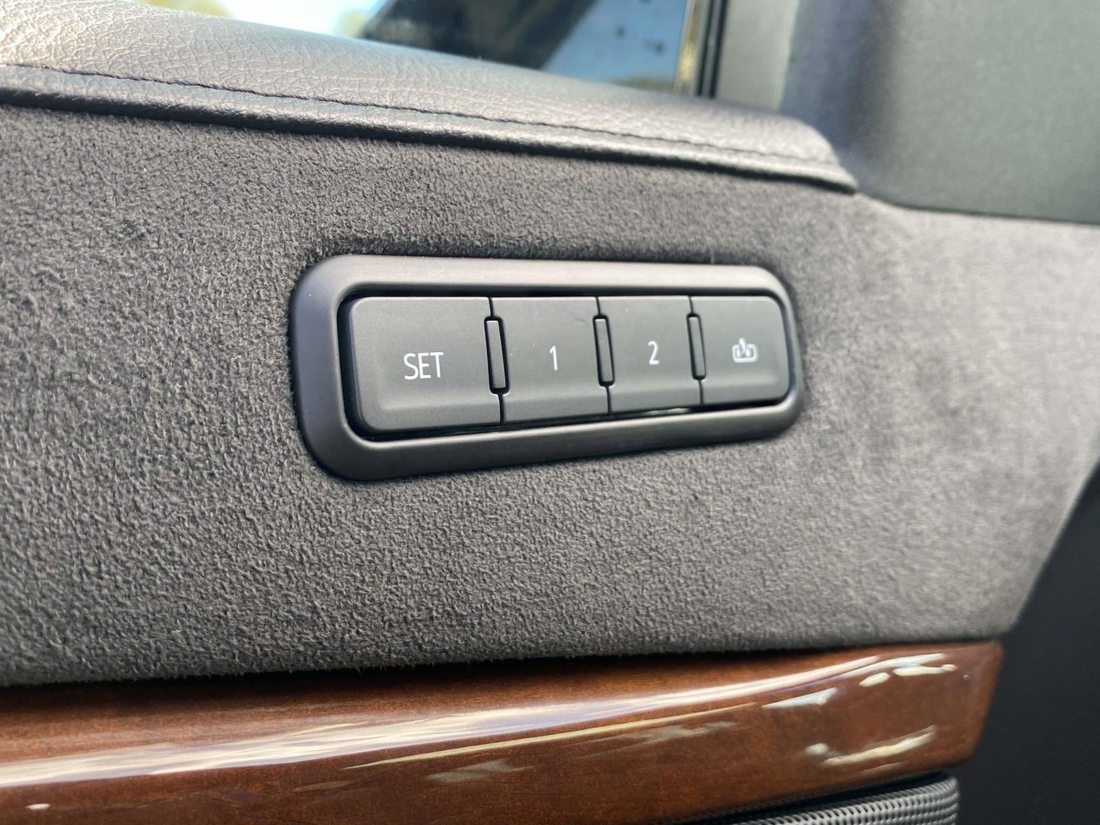 Used 2019 Cadillac Escalade Luxury image 19