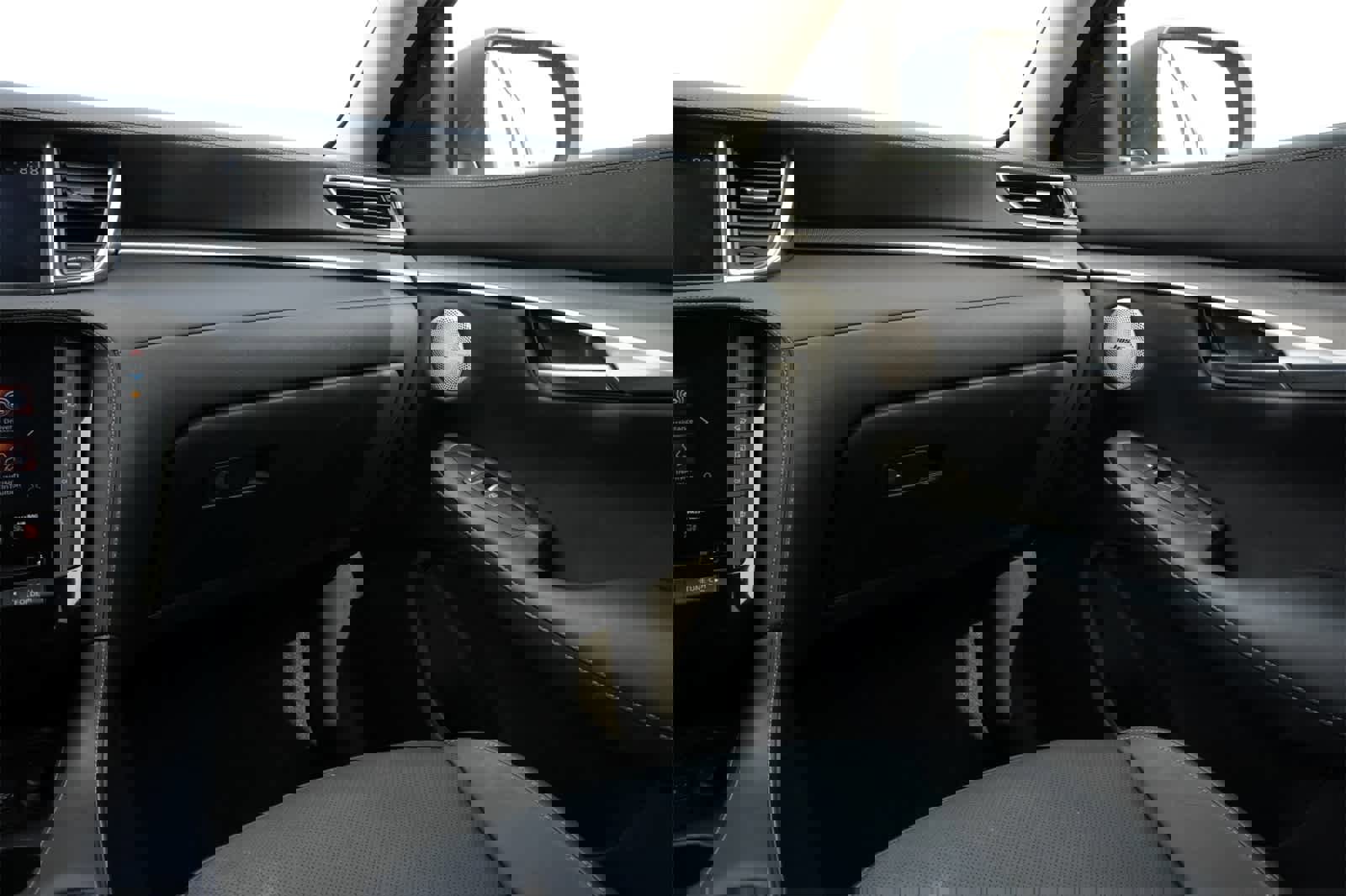 Certified 2023 INFINITI QX50 Luxe image 8