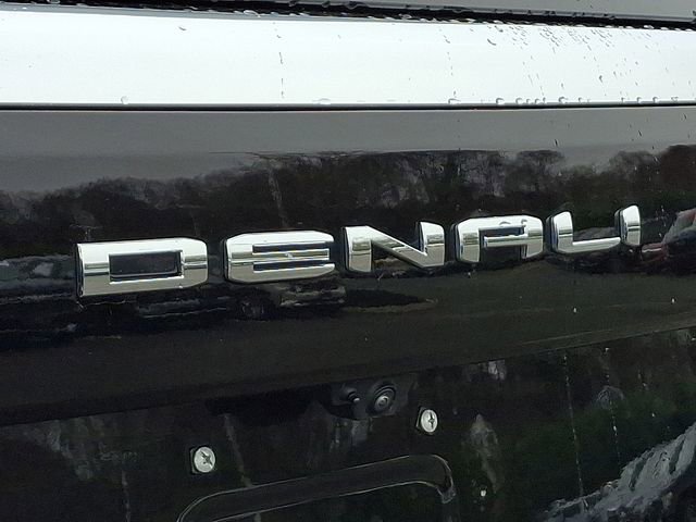 Used 2025 GMC Yukon Denali image 32