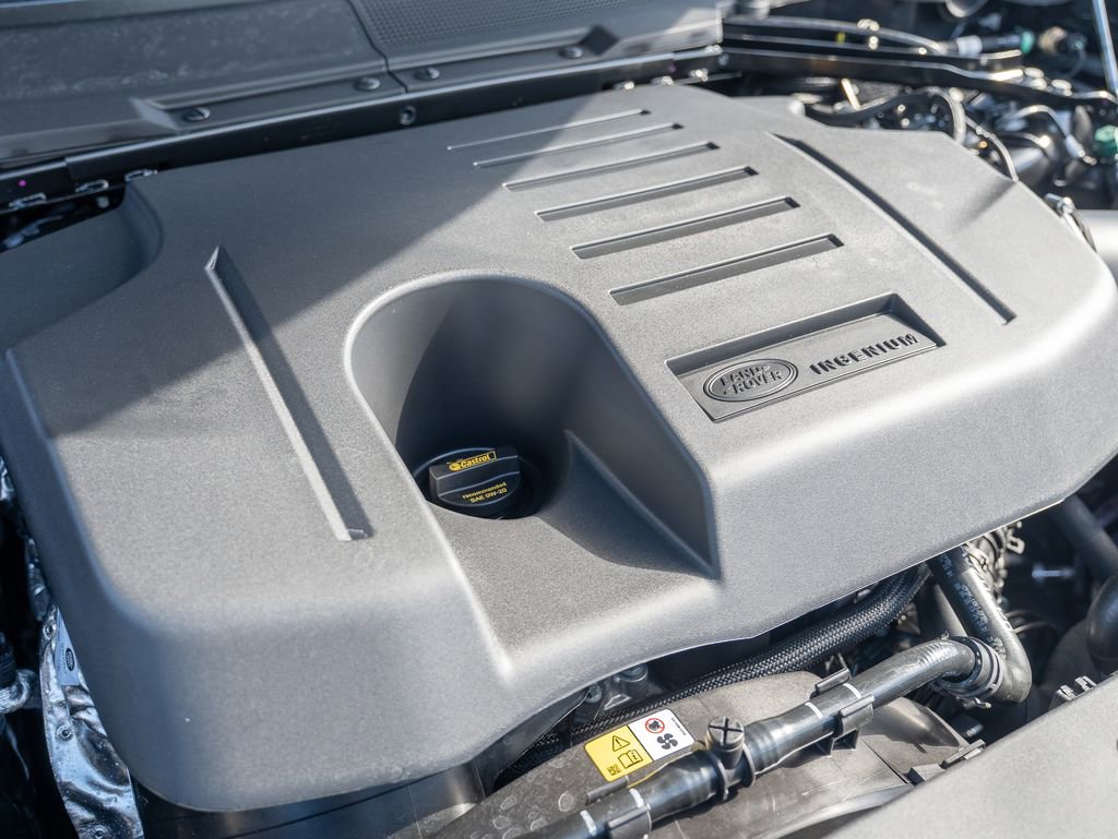 New 2026 Land Rover Defender 130 X-Dynamic SE image 24