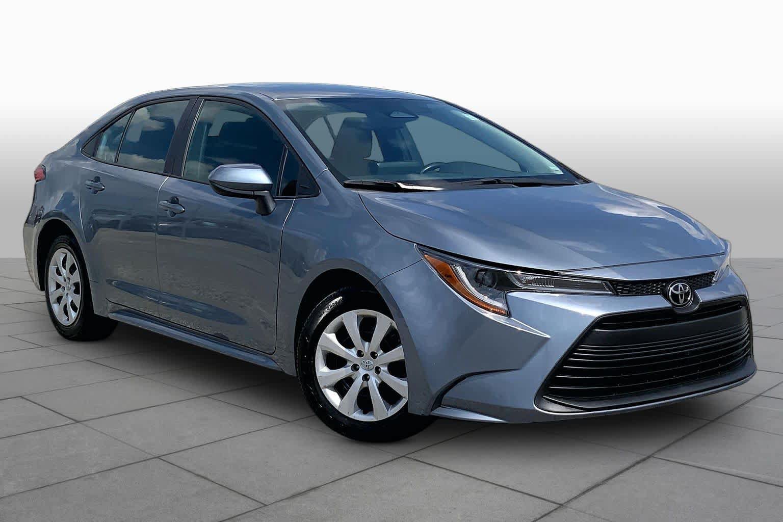 Used 2024 Toyota Corolla LE FWD image 3