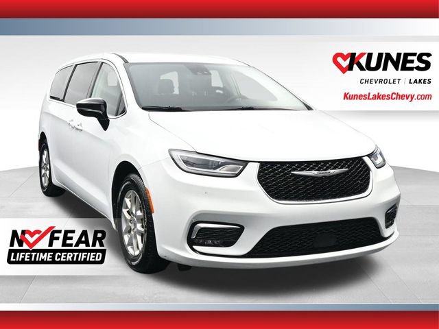 Used 2024 Chrysler Pacifica Touring-L FWD image 1